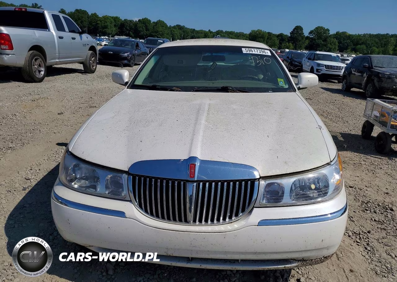 2000 Lincoln Town Car Executive VIN:1LNHM81WXYY938119 - 5