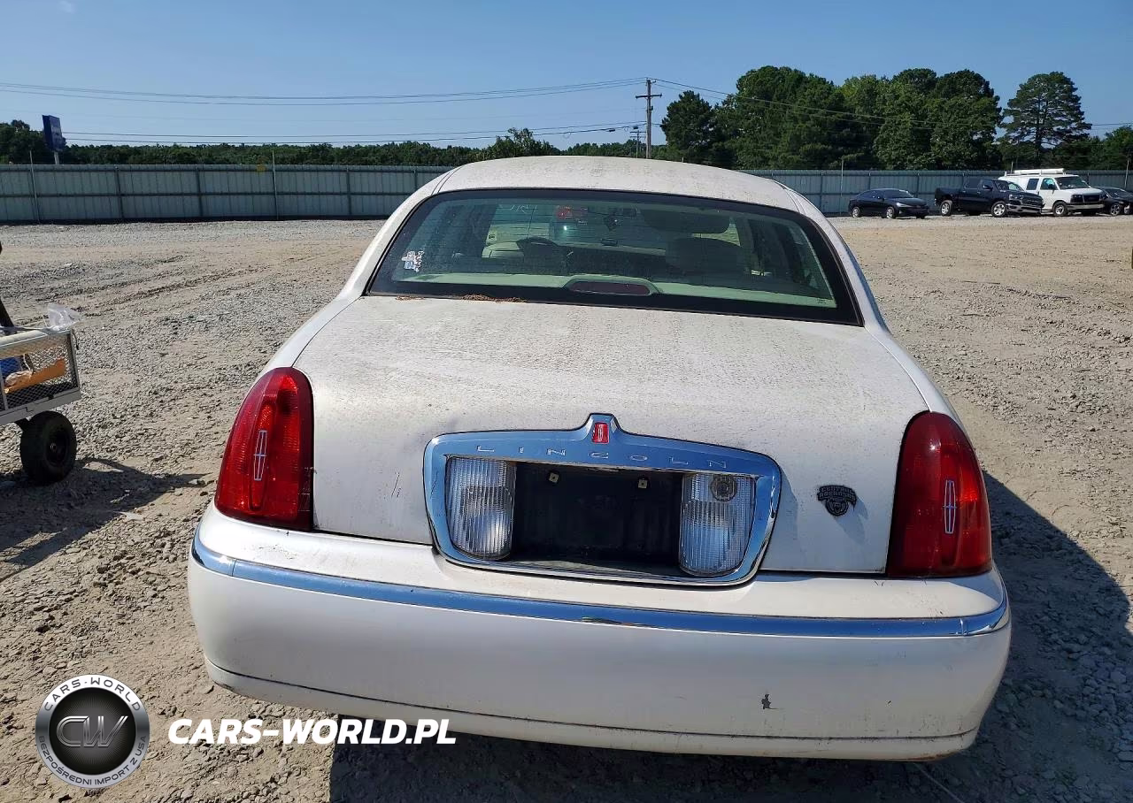 2000 Lincoln Town Car Executive VIN:1LNHM81WXYY938119 - 6