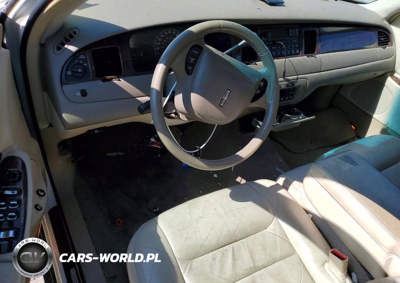 2000 Lincoln Town Car Executive VIN:1LNHM81WXYY938119 - 8