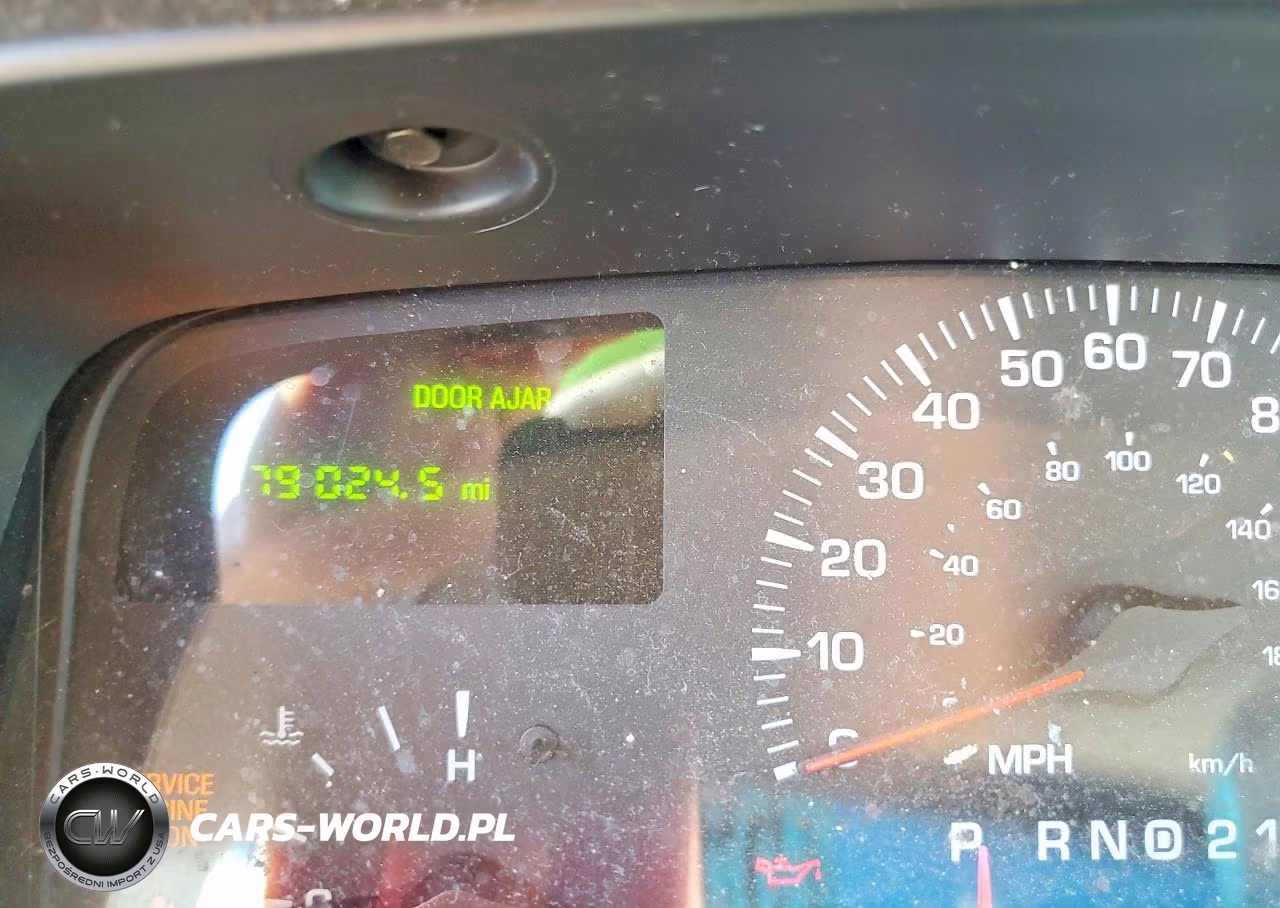 2000 Lincoln Town Car Executive VIN:1LNHM81WXYY938119 - 9