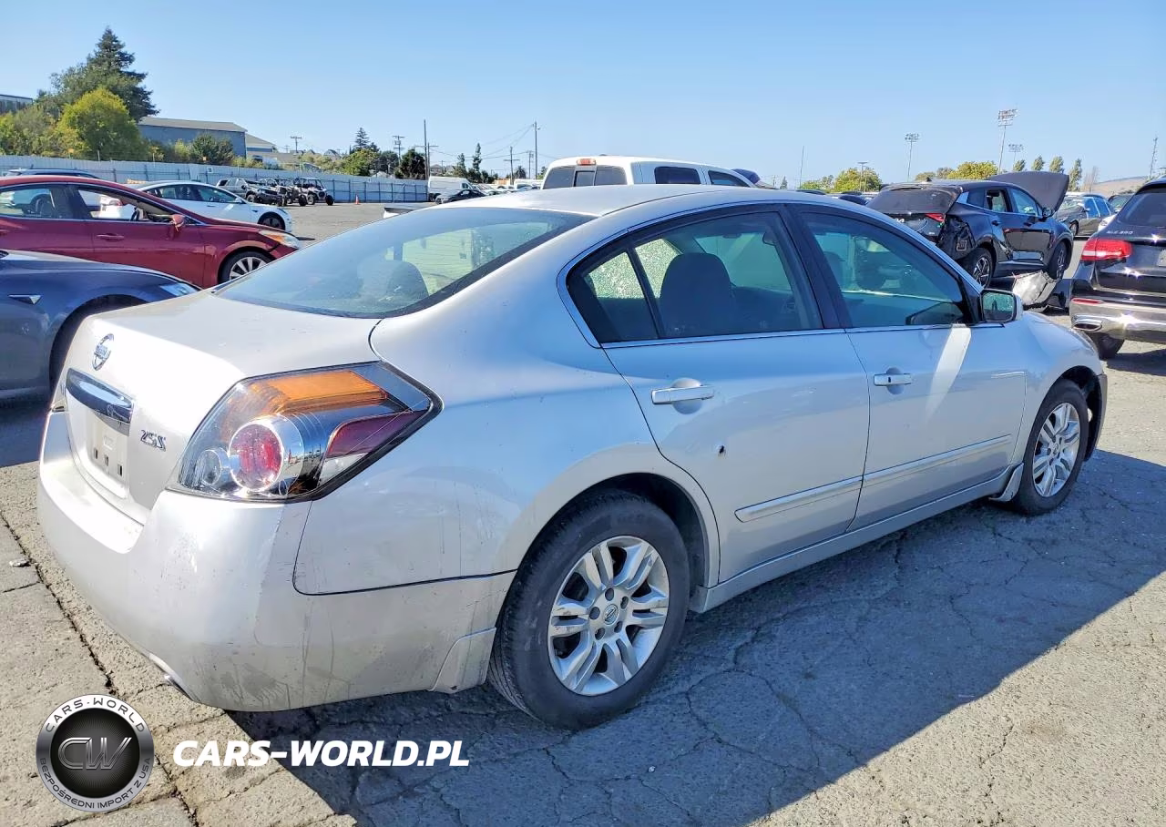 2011 Nissan Altima Base VIN:1N4AL2AP0BN412692 - 3