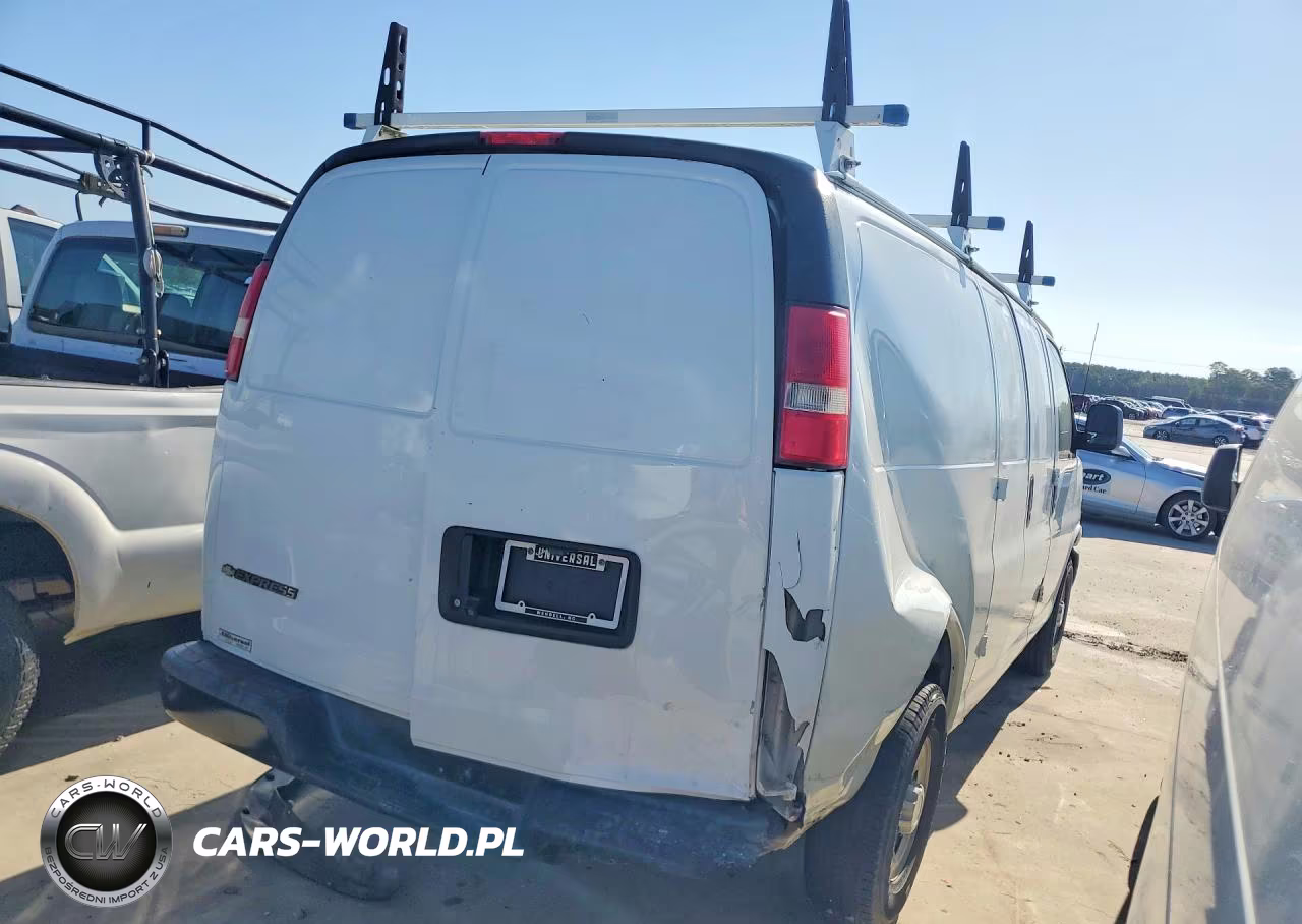 2018 Chevrolet Express G2500 VIN:1GCWGAFG9J1338475 - 3