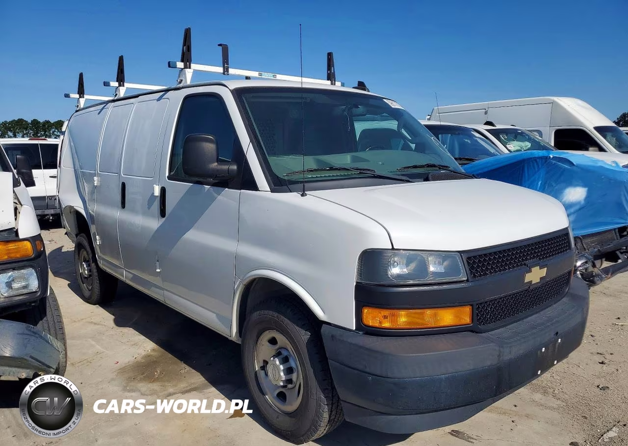 2018 Chevrolet Express G2500 VIN:1GCWGAFG9J1338475 - 4