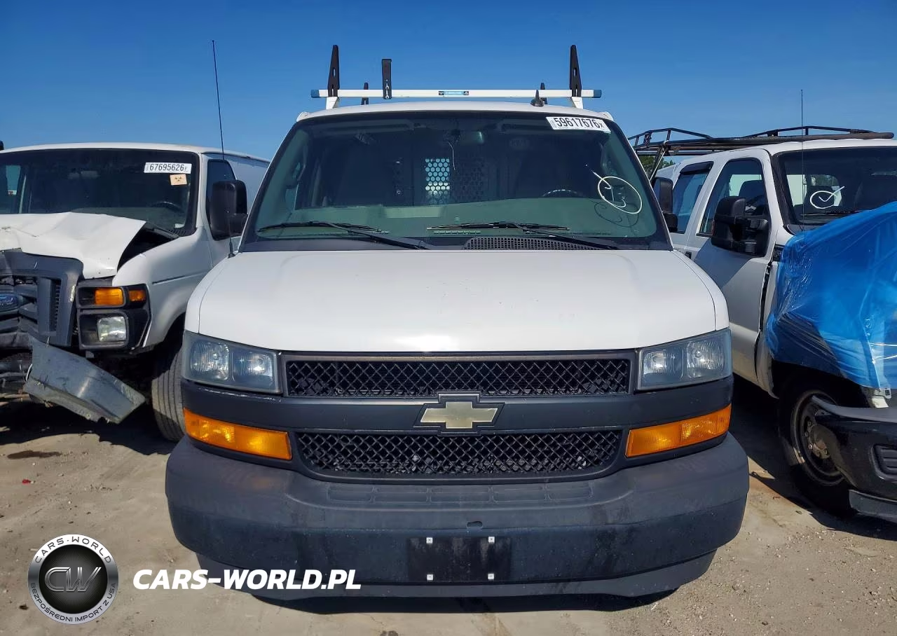 2018 Chevrolet Express G2500 VIN:1GCWGAFG9J1338475 - 5