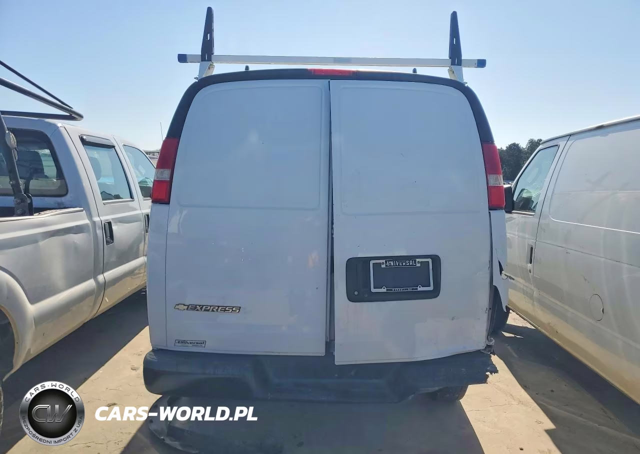 2018 Chevrolet Express G2500 VIN:1GCWGAFG9J1338475 - 6