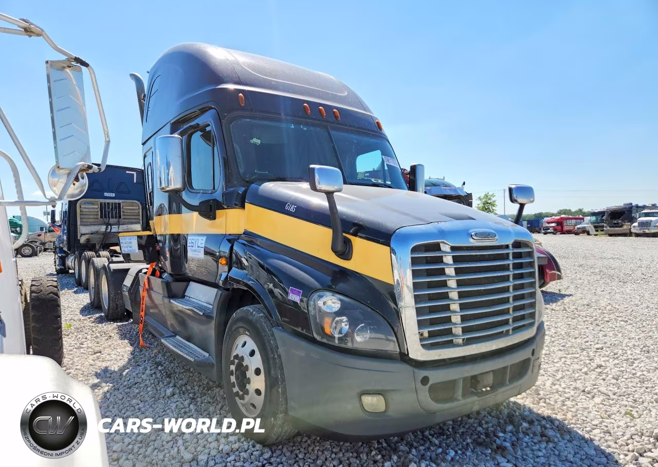 2018 Freightliner Cascadia 125 Semi Truck VIN:3AKJGLDR6JSKB8267 - 4