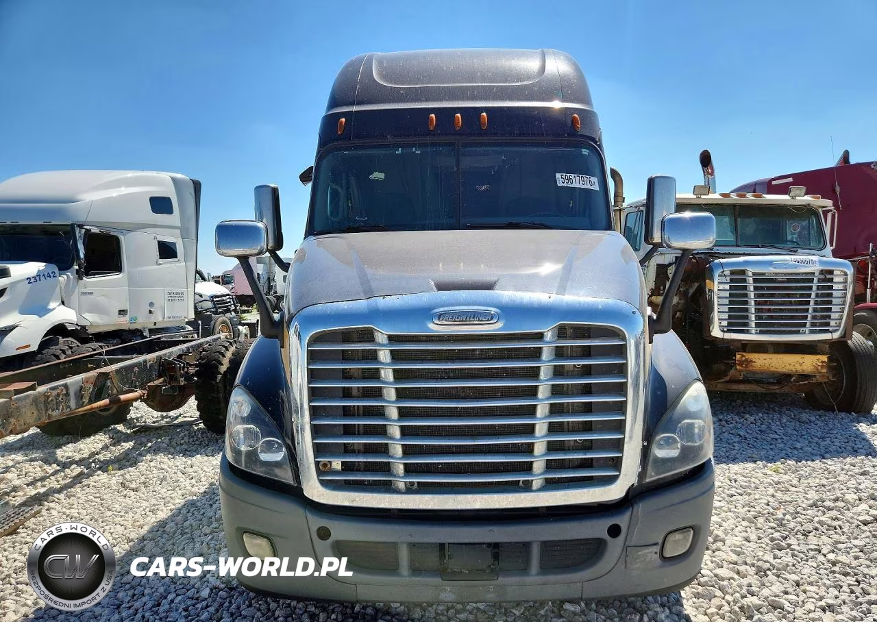 2018 Freightliner Cascadia 125 Semi Truck VIN:3AKJGLDR6JSKB8267 - 5