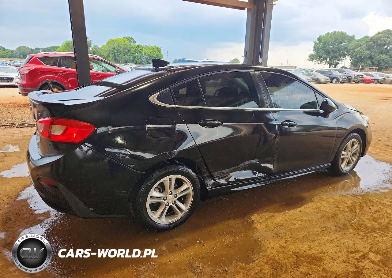 2018 Chevrolet Cruze Lt VIN:1G1BE5SM4J7215454 - 3
