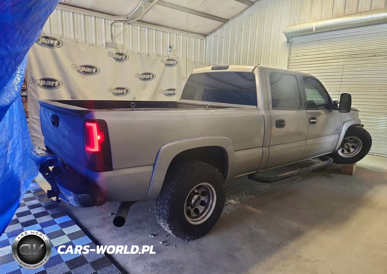 2003 Chevrolet Silverado K2500 Heavy Duty VIN:1GCHK23173F210593 - 3