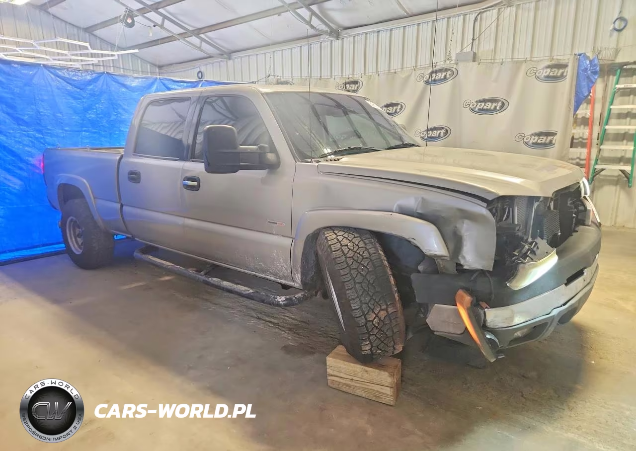 2003 Chevrolet Silverado K2500 Heavy Duty VIN:1GCHK23173F210593 - 4