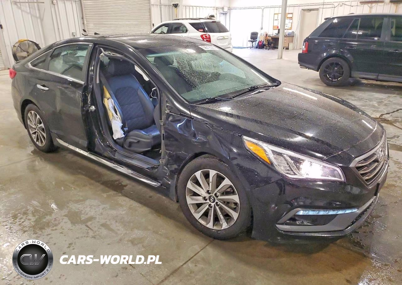 2016 Hyundai Sonata Sport VIN:5NPE34AF0GH373513 - 4