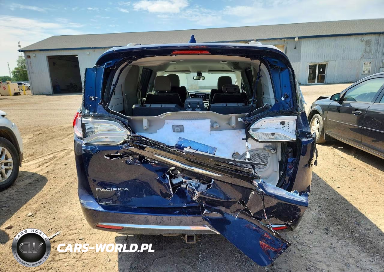 2019 Chrysler Pacifica Touring L Plus VIN:2C4RC1EG4KR588875 - 6
