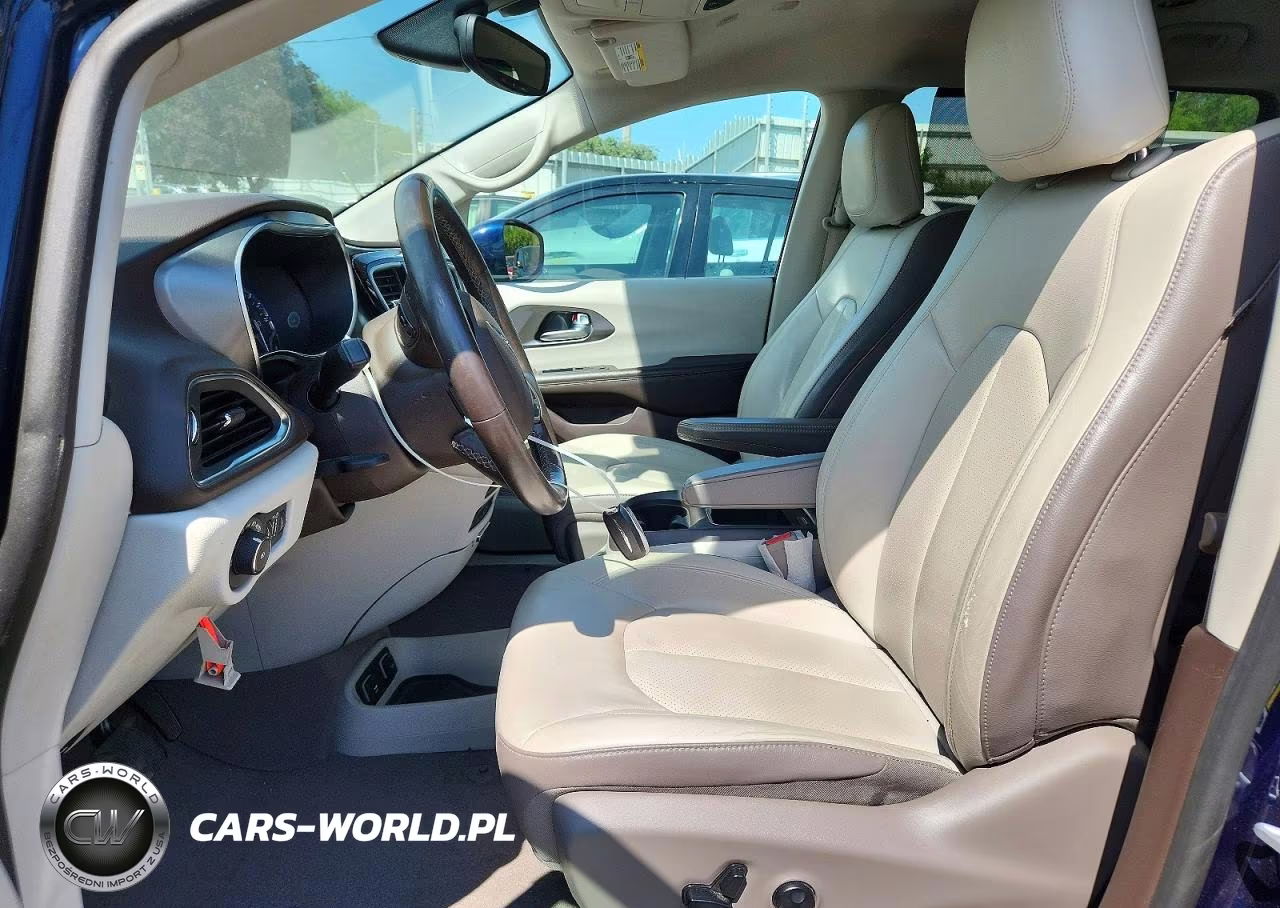 2019 Chrysler Pacifica Touring L Plus VIN:2C4RC1EG4KR588875 - 7