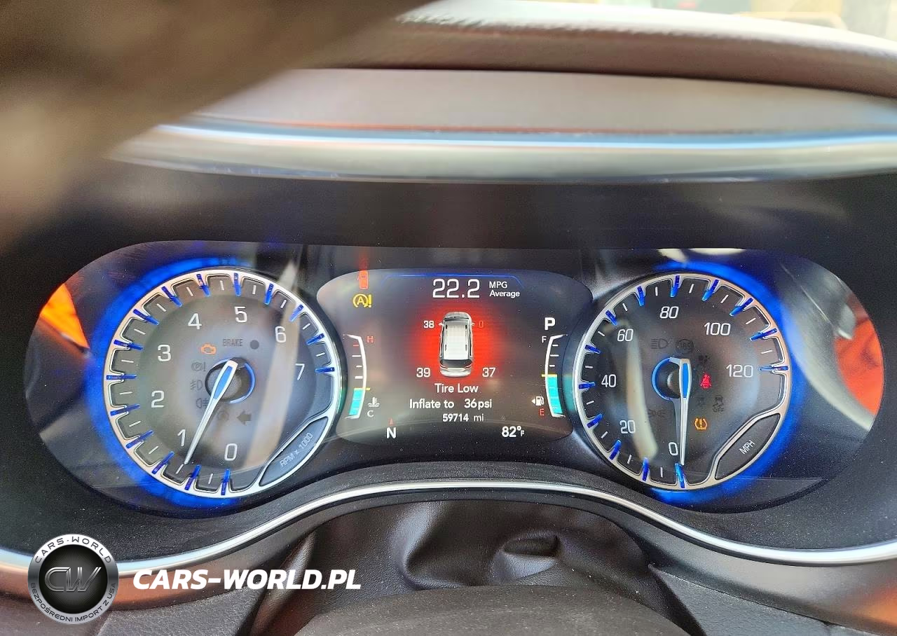 2019 Chrysler Pacifica Touring L Plus VIN:2C4RC1EG4KR588875 - 9