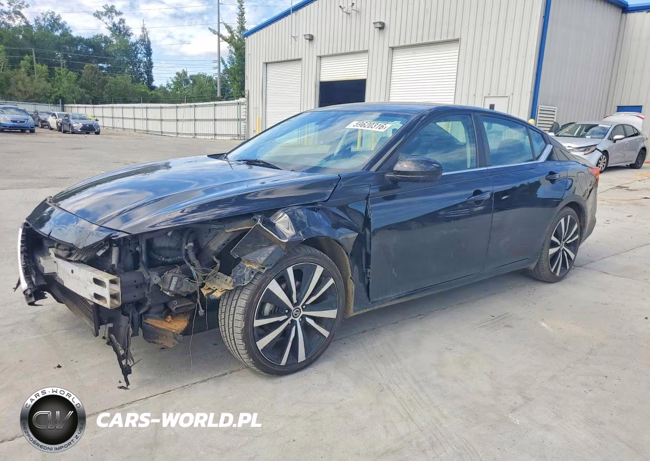2022 Nissan Altima Sr – zdjęcie 1 z 12
