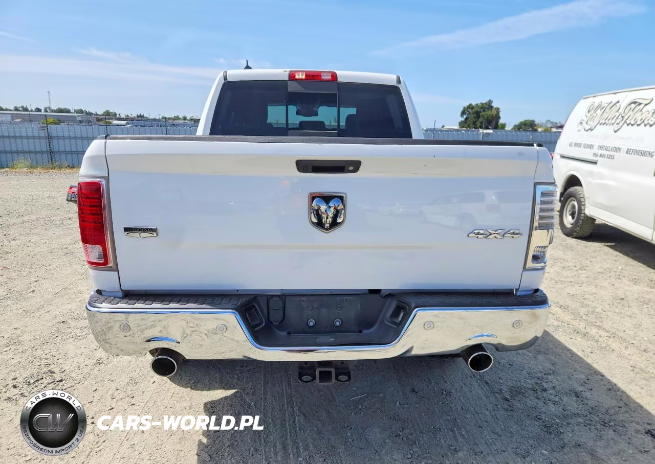 2018 Ram 1500 Laramie VIN:1C6RR7NM4JS338659 - 6