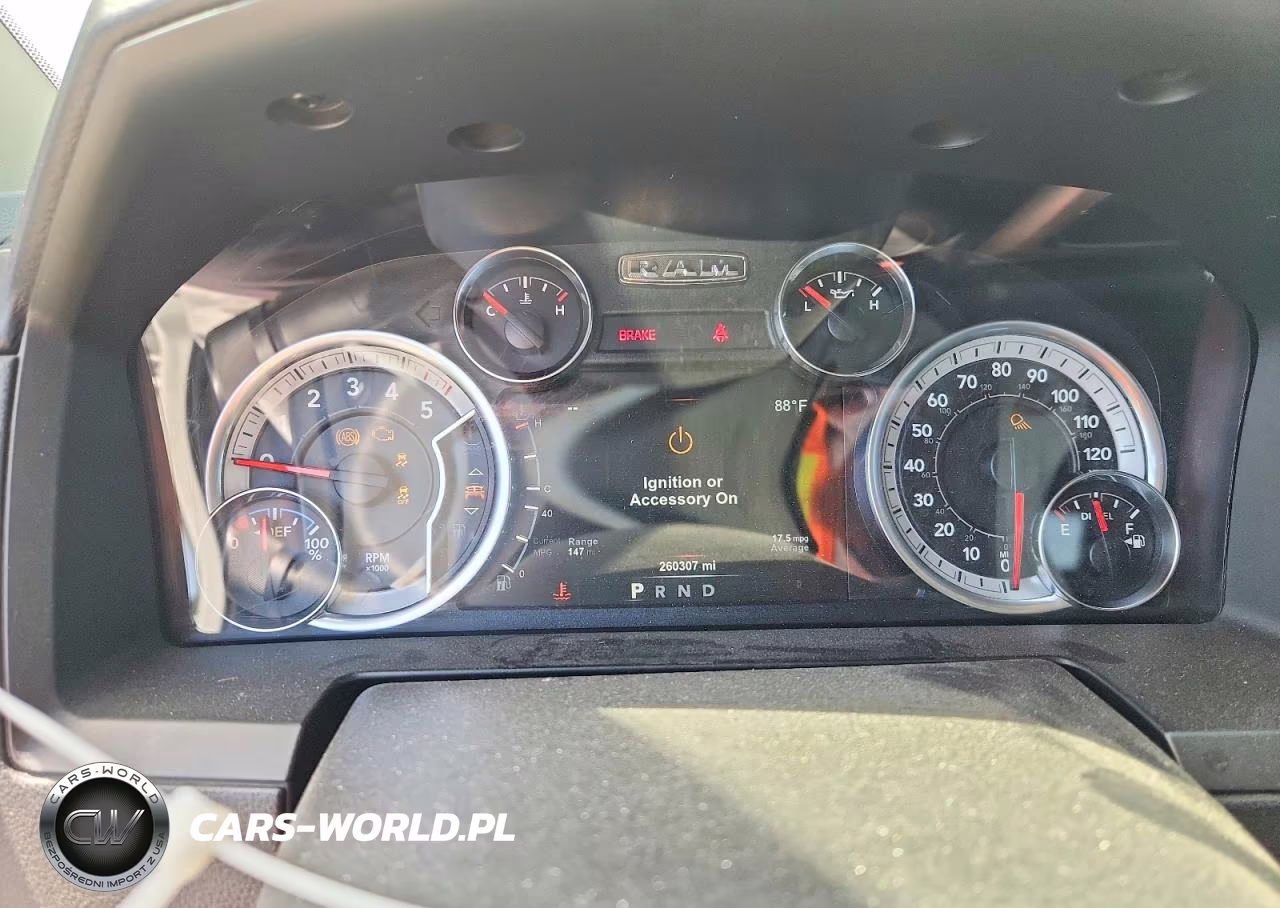 2018 Ram 1500 Laramie VIN:1C6RR7NM4JS338659 - 9