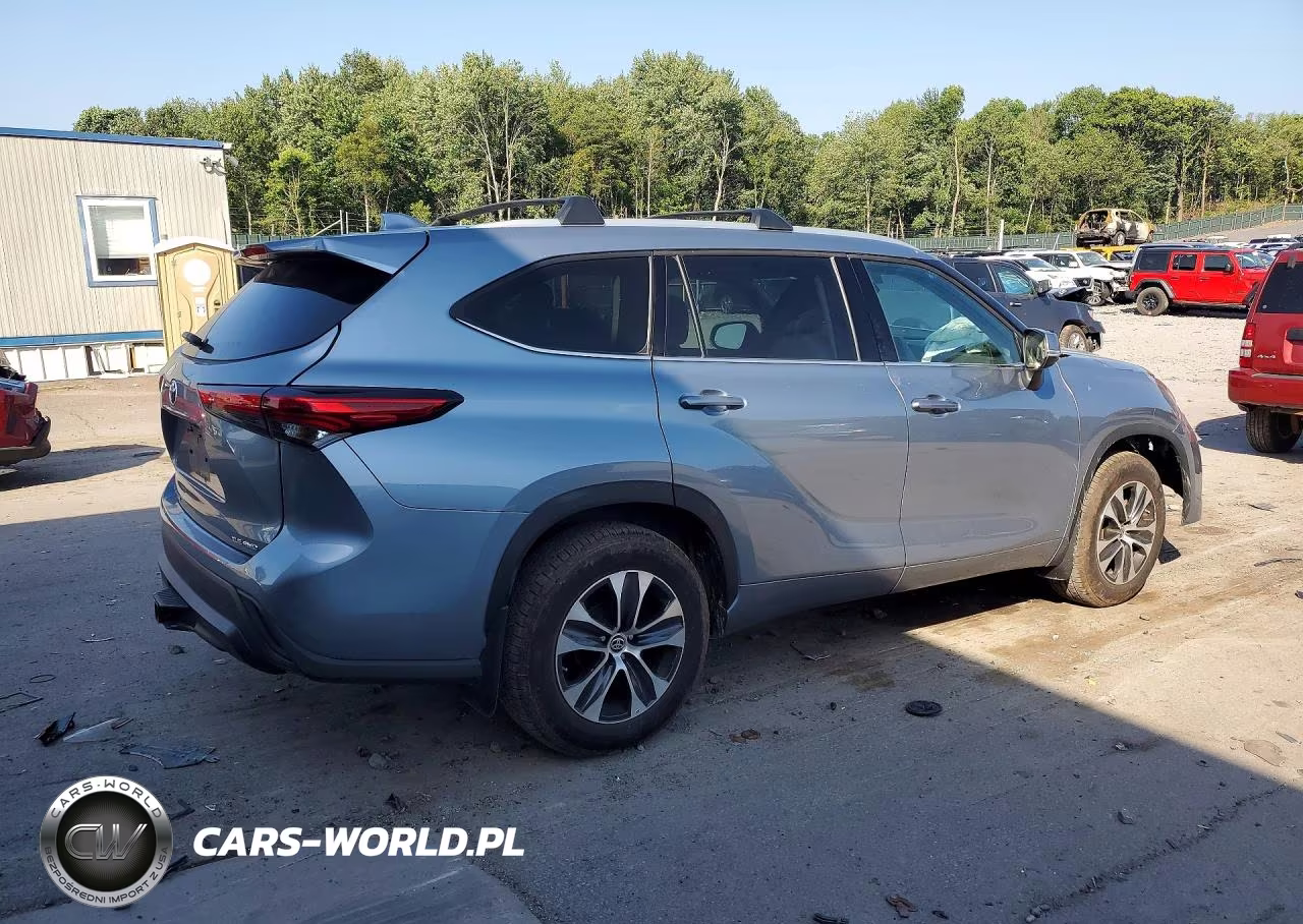 2022 Toyota Highlander Xle VIN:5TDGZRBH0NS203826 - 3