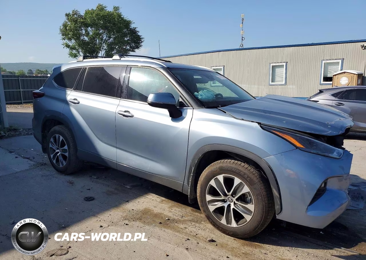 2022 Toyota Highlander Xle VIN:5TDGZRBH0NS203826 - 4