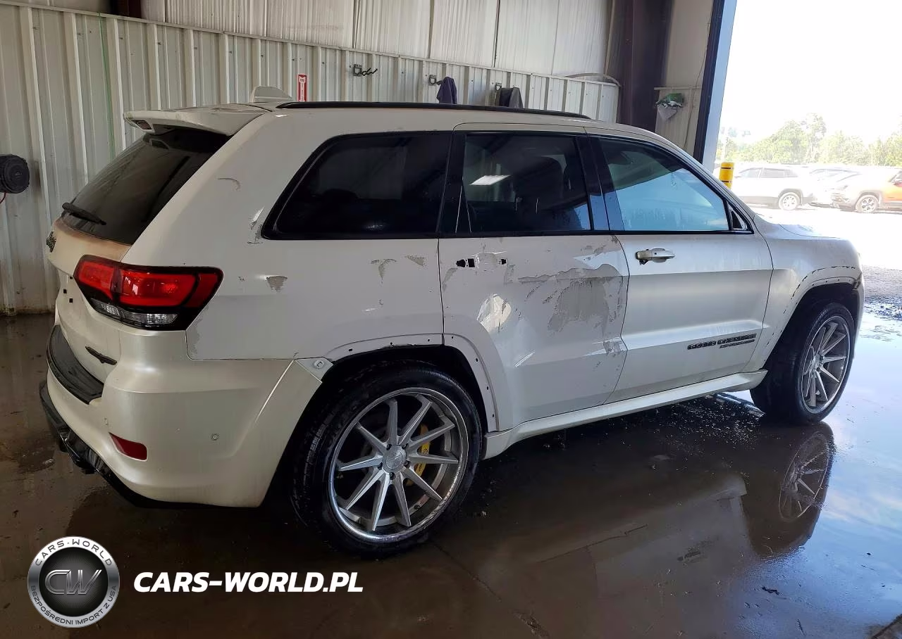 2018 Jeep Grand Cherokee Trackhawk VIN:1C4RJFN98JC309892 - 3