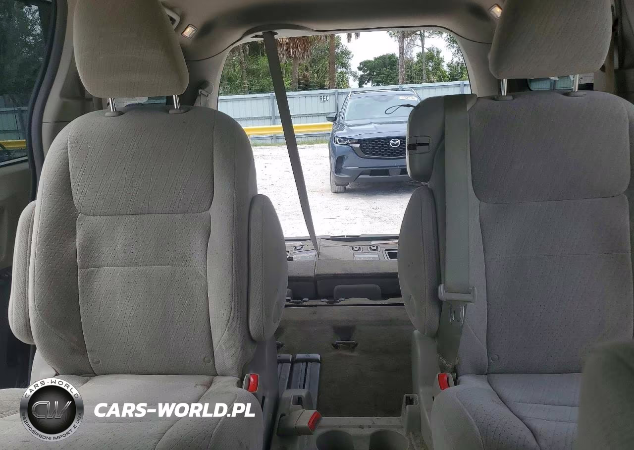 2015 Toyota Sienna Le VIN:5TDKK3DC2FS624624 - 10