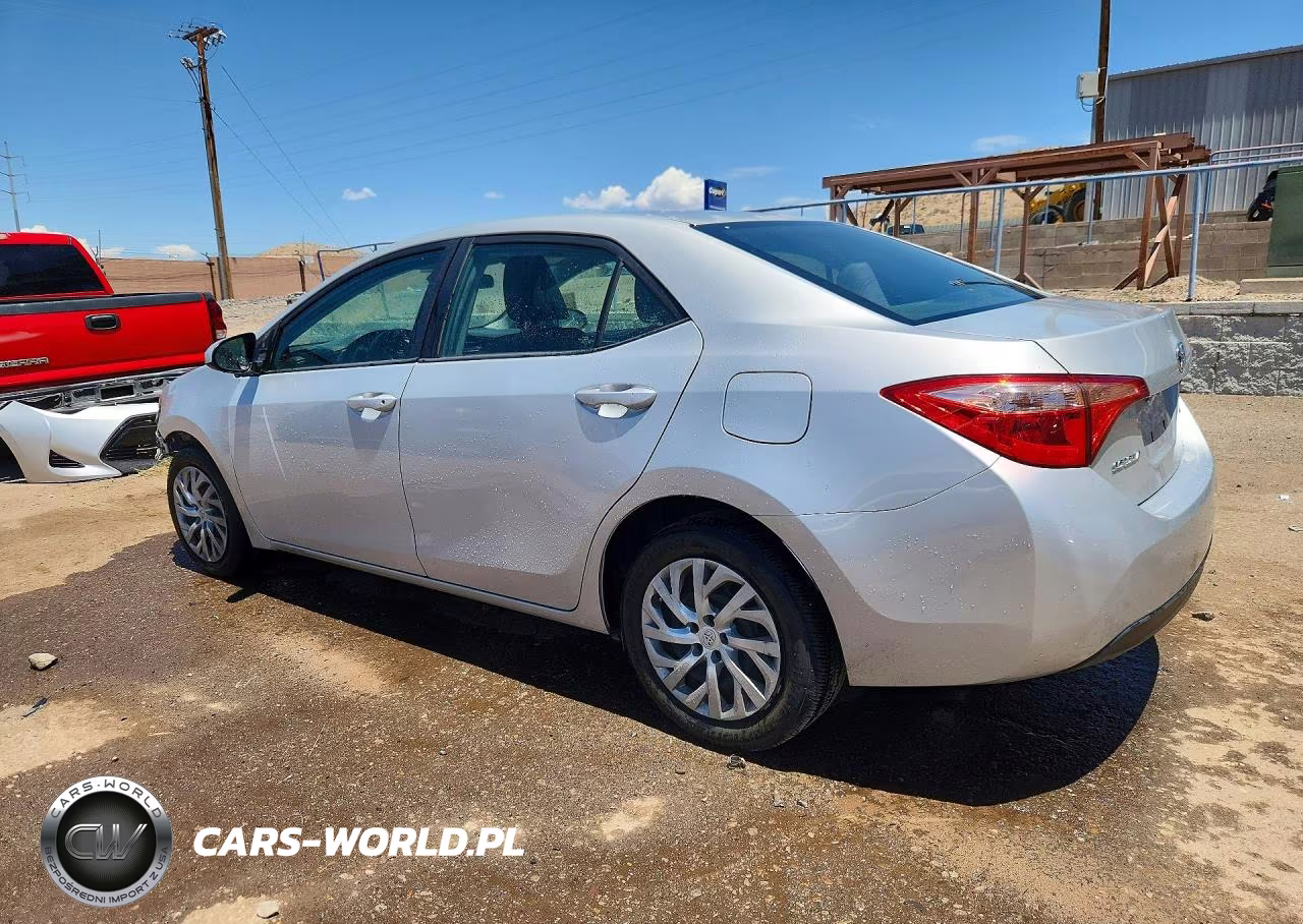 2018 Toyota Corolla Le VIN:2T1BURHE9JC050520 - 2
