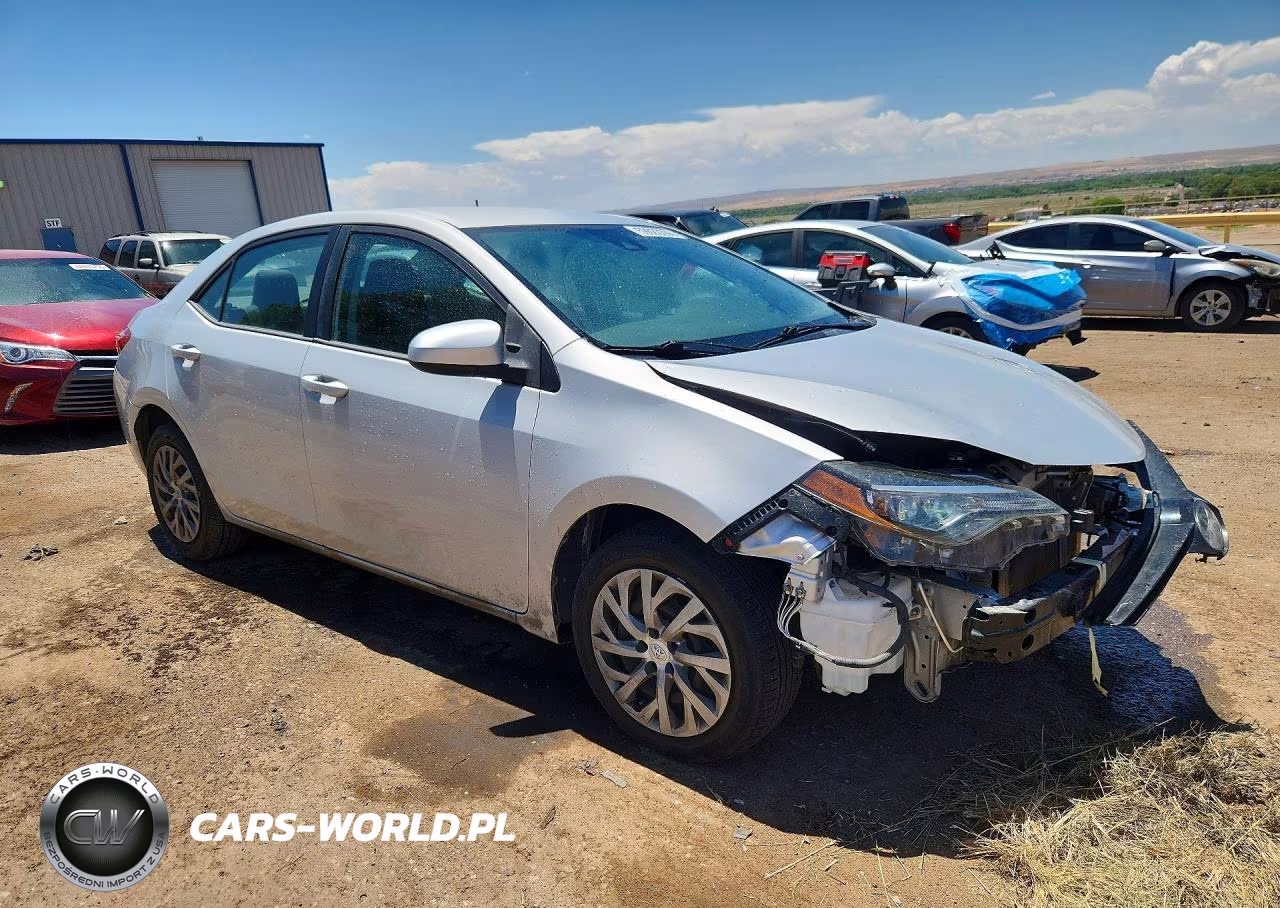 2018 Toyota Corolla Le VIN:2T1BURHE9JC050520 - 4