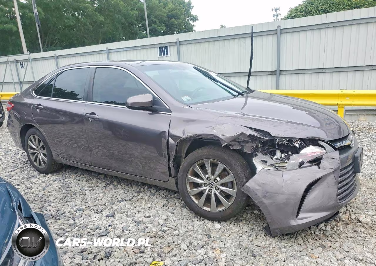 2015 Toyota Camry Xle VIN:4T1BF1FK7FU969233 - 4
