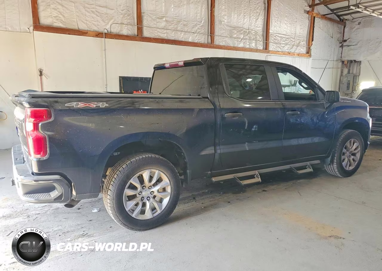 2021 Chevrolet Silverado K1500 Custom VIN:1GCPYBEKXMZ240316 - 3