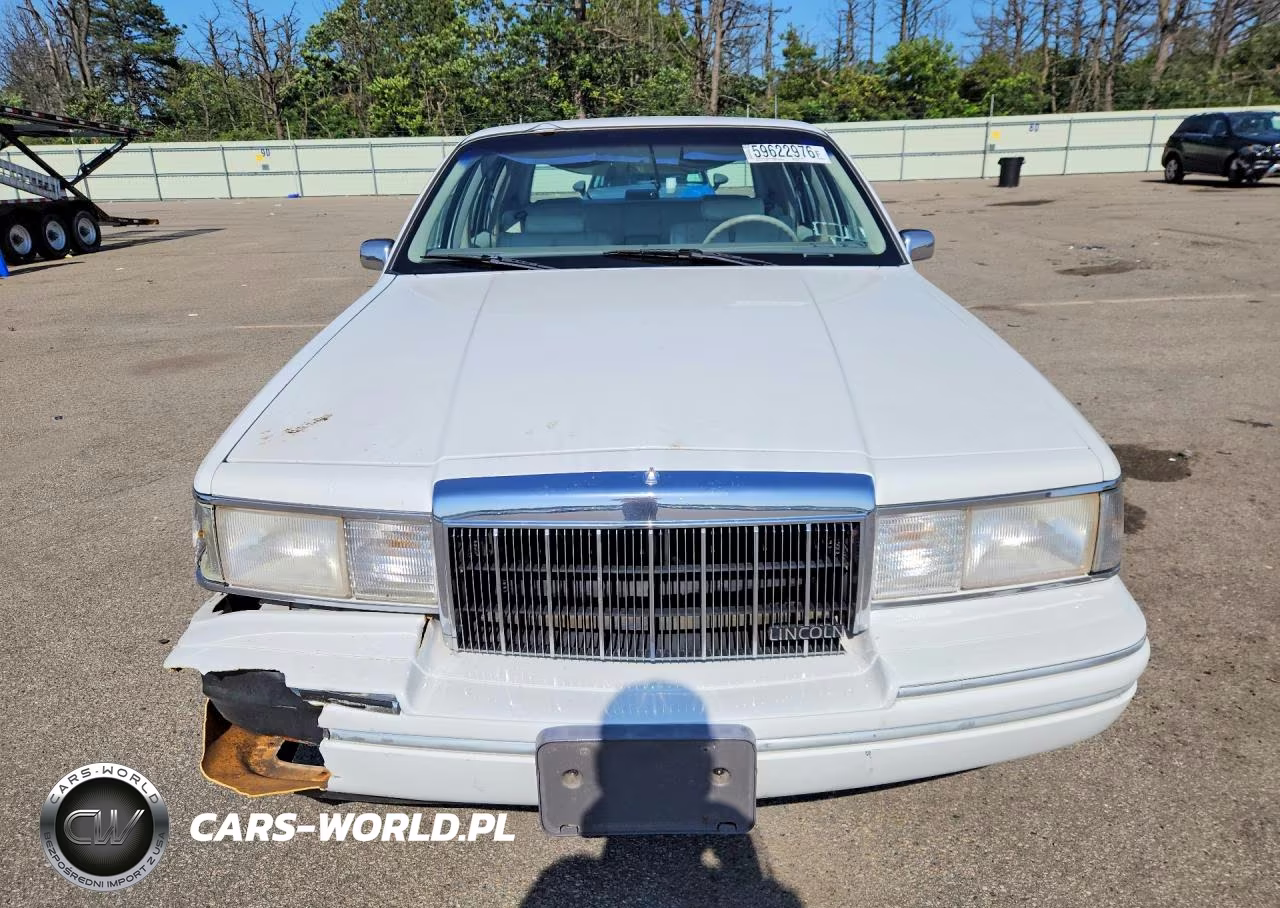1991 Lincoln Town Car Signature VIN:1LNCM82W0MY728020 - 5