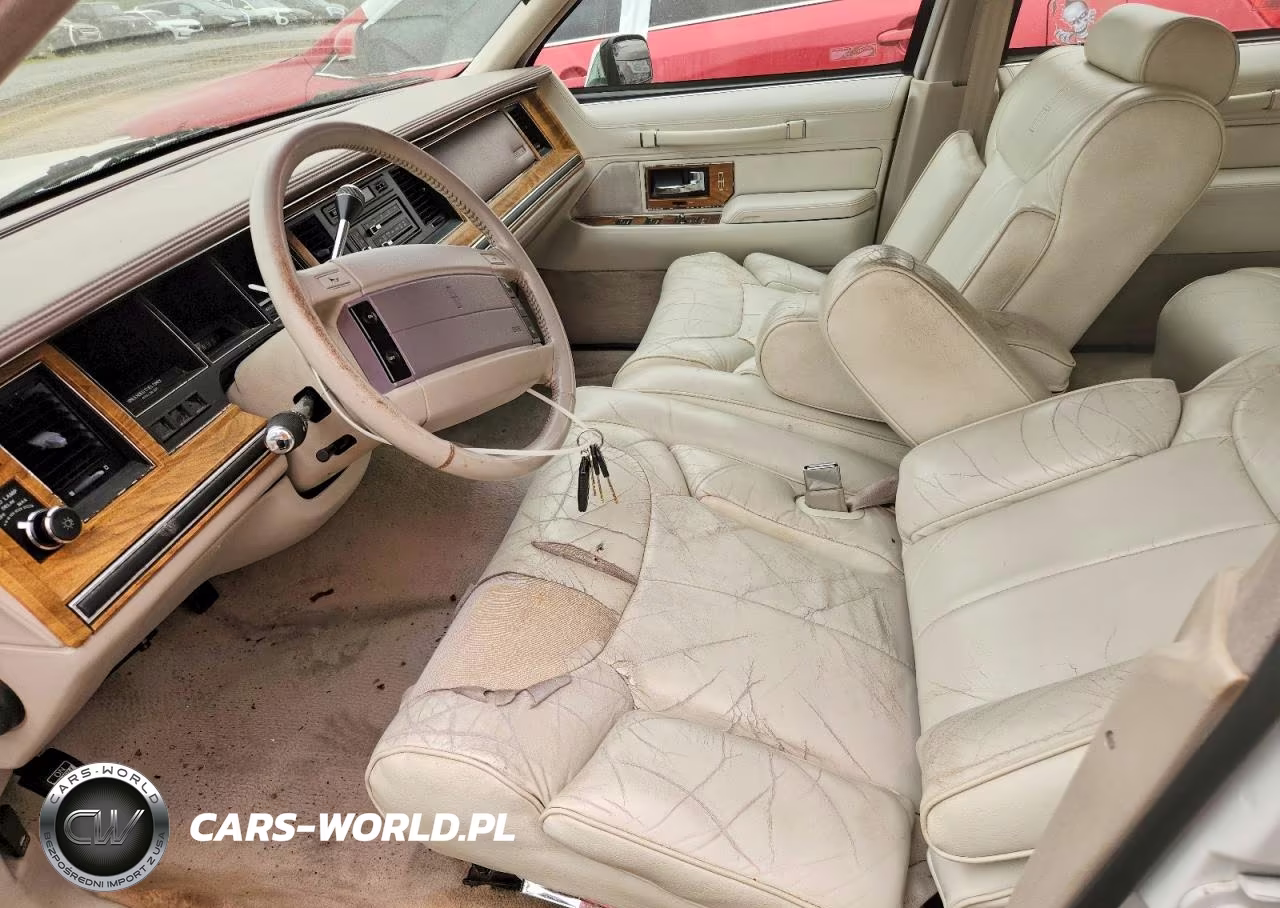 1991 Lincoln Town Car Signature VIN:1LNCM82W0MY728020 - 7