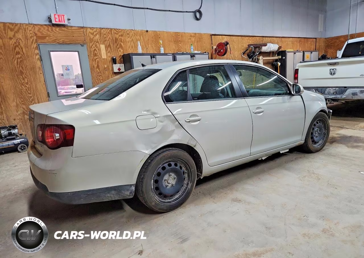 2010 Volkswagen Jetta S VIN:3VWJZ7AJ4AM081137 - 3