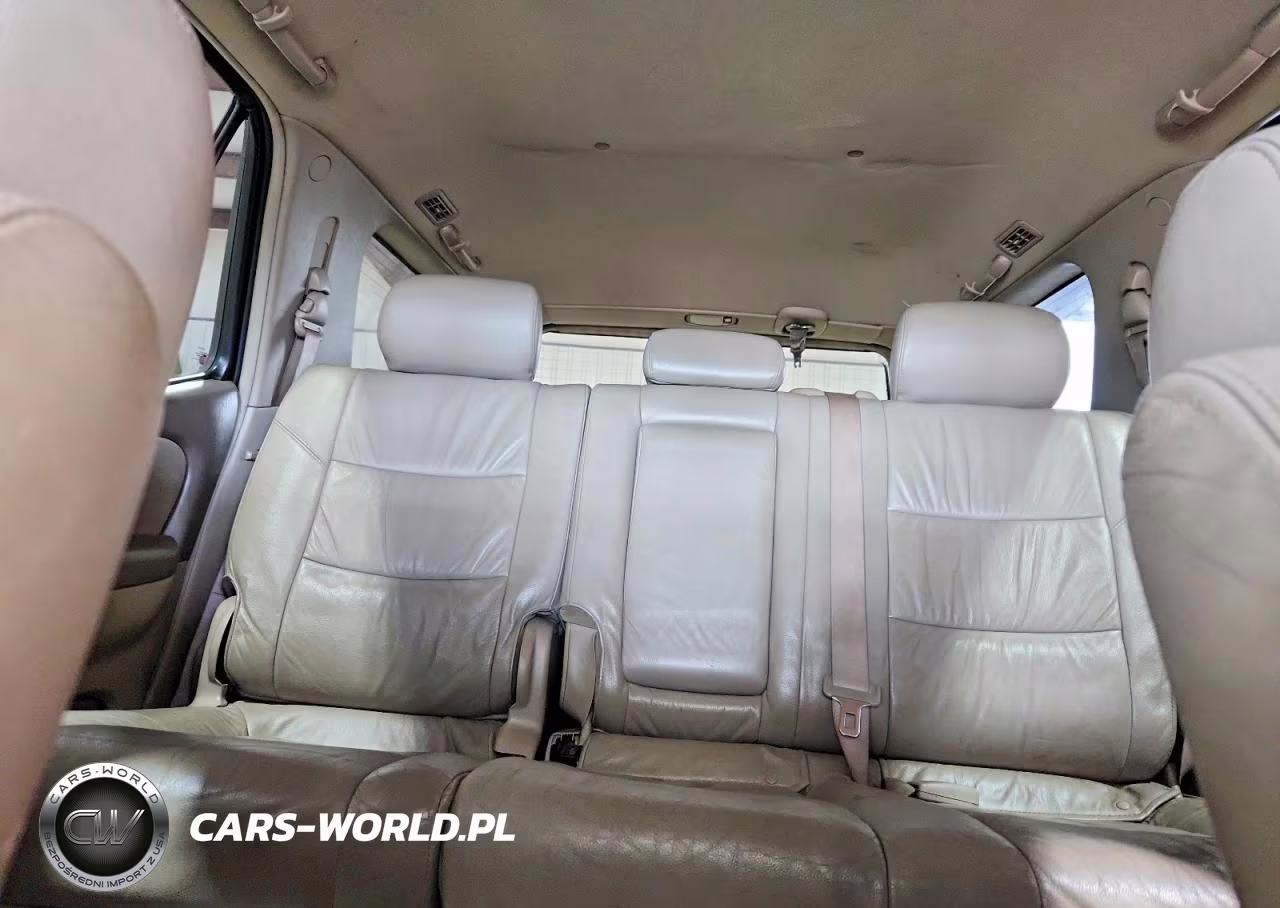 2005 Toyota Sequoia Sr5 VIN:5TDBT44A75S238023 - 10