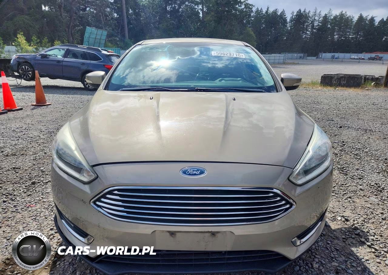 2015 Ford Focus Titanium VIN:1FADP3J29FL363523 - 5
