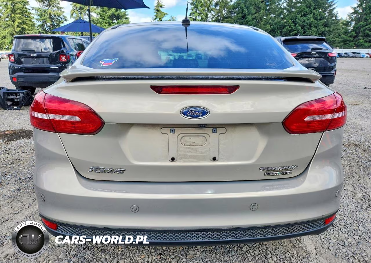 2015 Ford Focus Titanium VIN:1FADP3J29FL363523 - 6