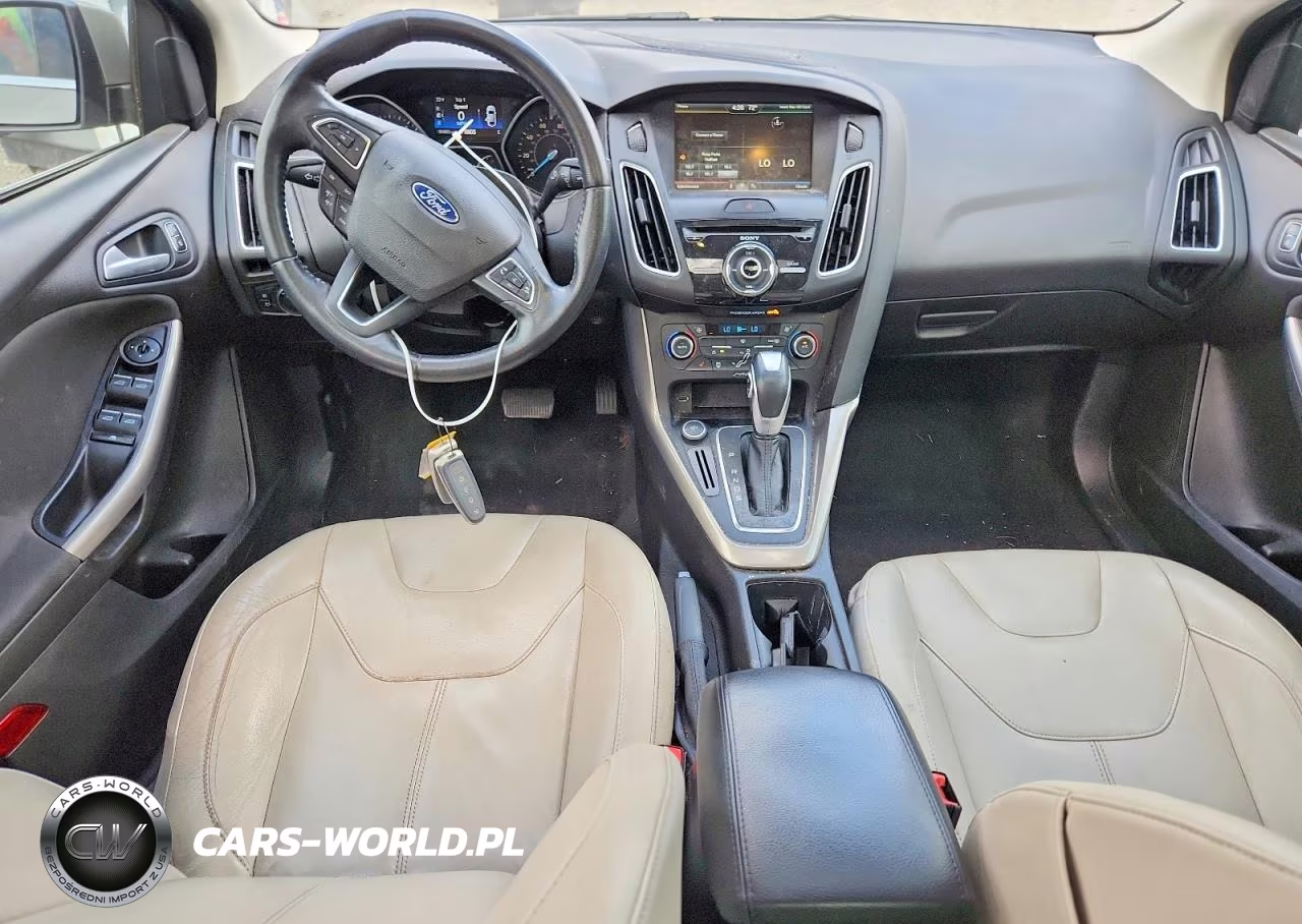 2015 Ford Focus Titanium VIN:1FADP3J29FL363523 - 8
