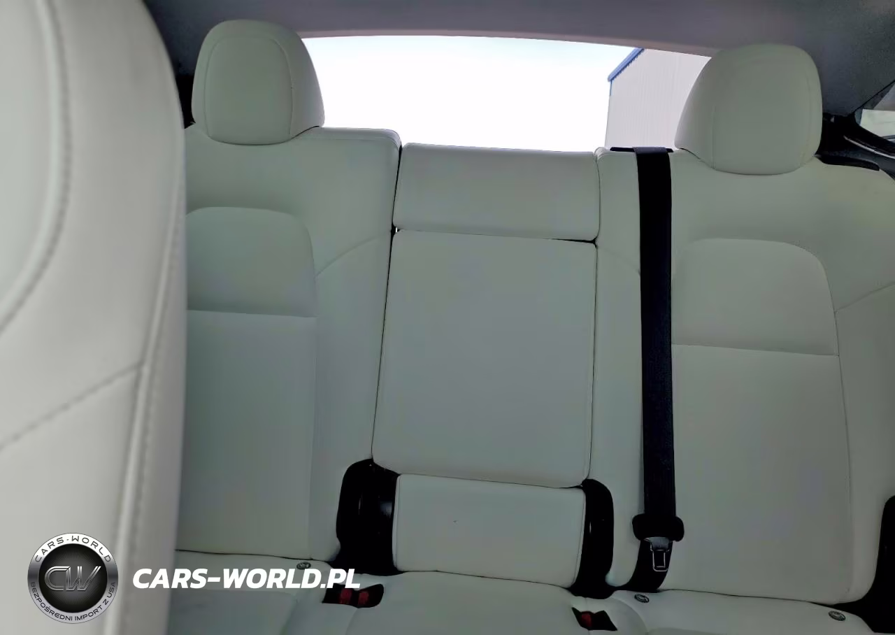2021 Tesla Model Y VIN:5YJYGDEE9MF102513 - 10