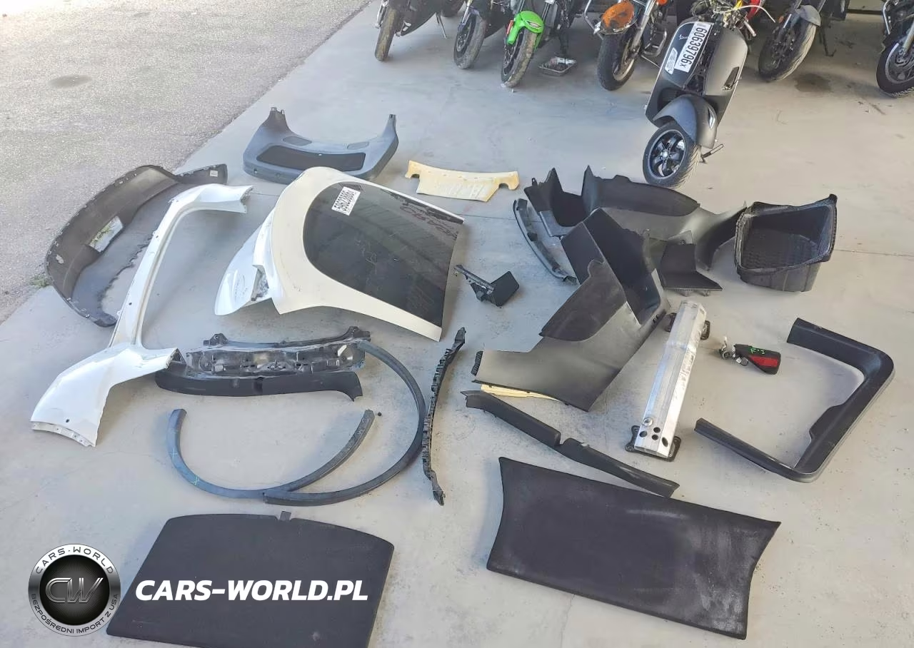 2021 Tesla Model Y VIN:5YJYGDEE9MF102513 - 13