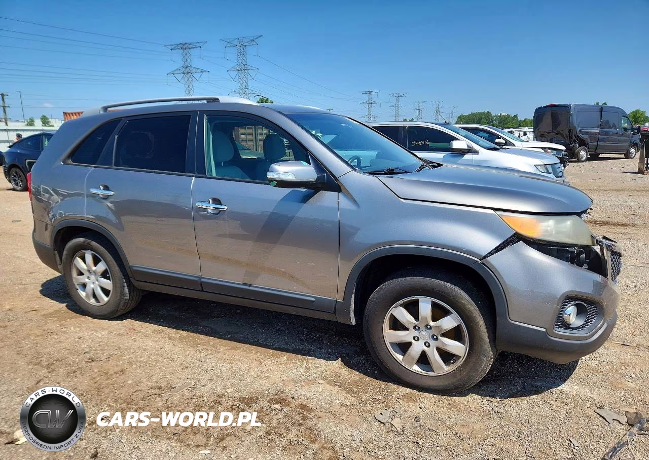 2012 Kia Sorento Lx VIN:5XYKT3A68CG196093 - 4