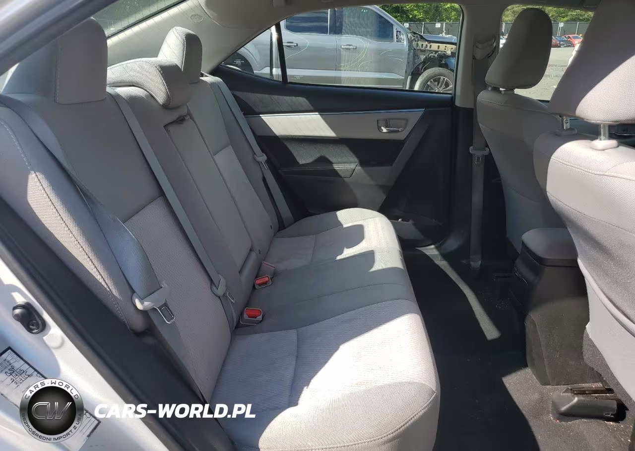 2015 Toyota Corolla L VIN:5YFBURHE3FP280397 - 10