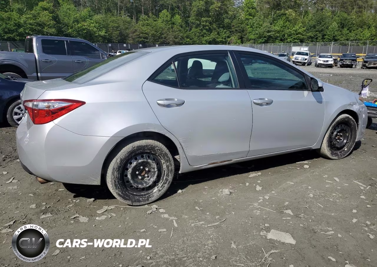 2015 Toyota Corolla L VIN:5YFBURHE3FP280397 - 3