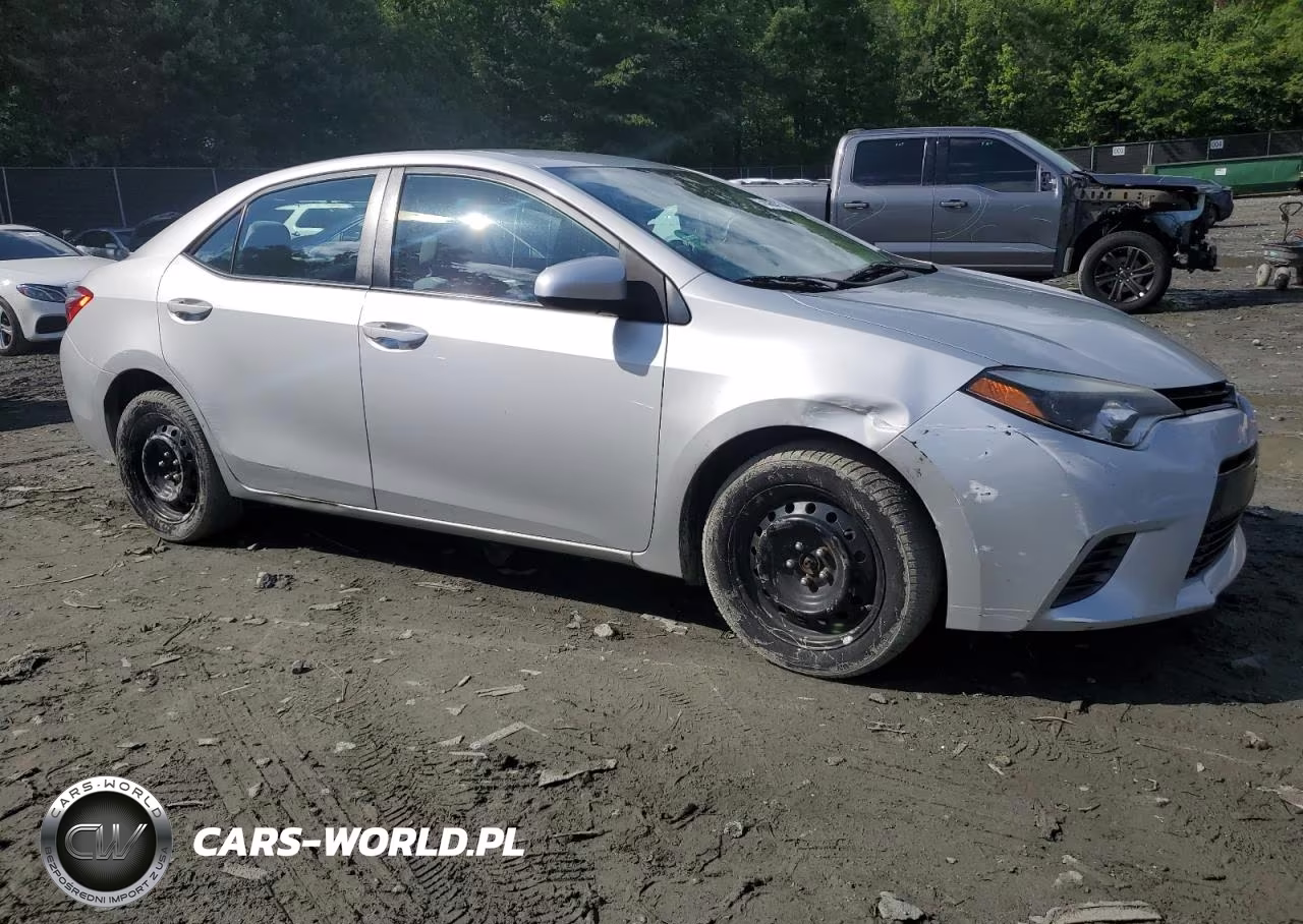 2015 Toyota Corolla L VIN:5YFBURHE3FP280397 - 4