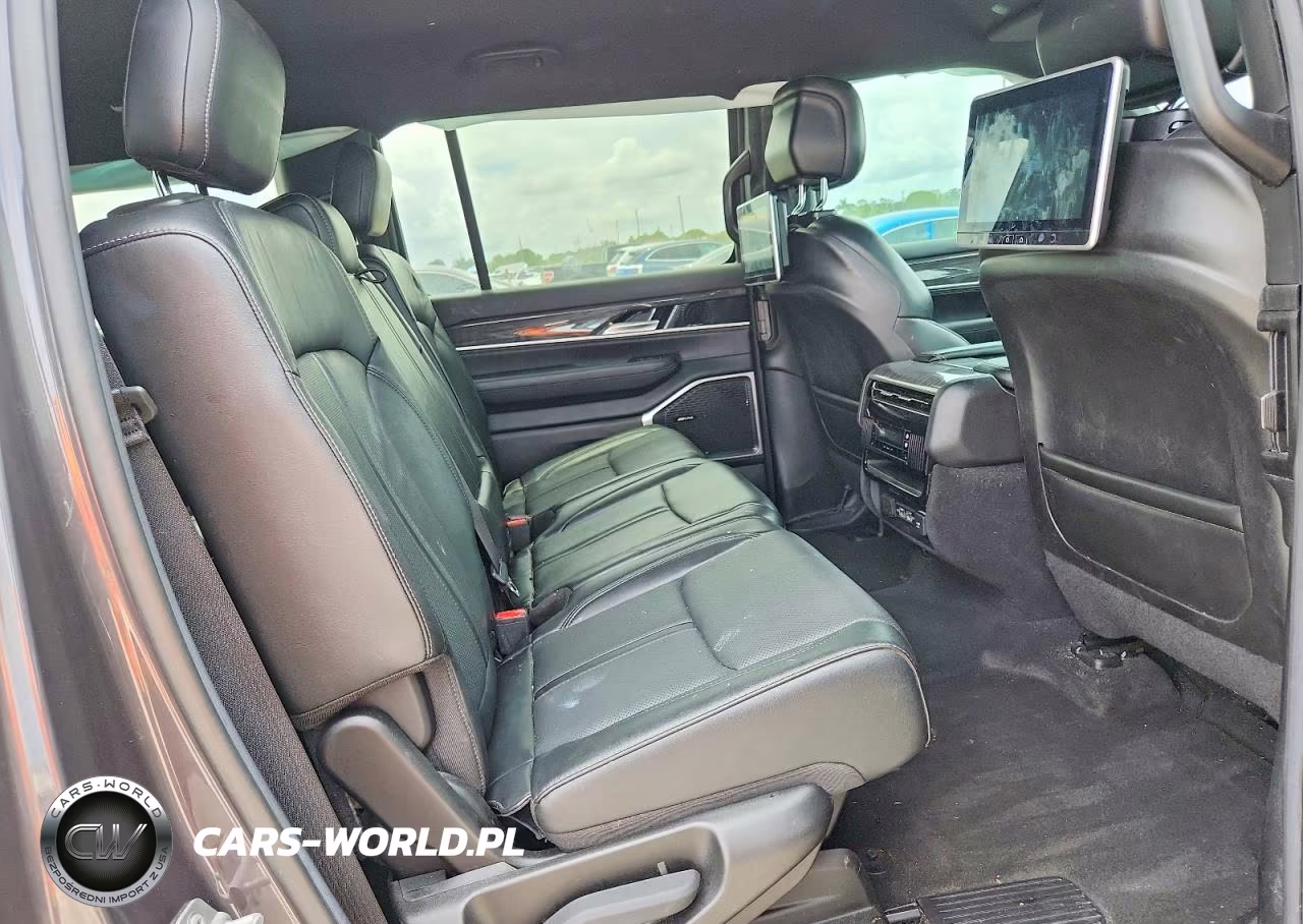 2022 Jeep Wagoneer Series Iii VIN:1C4SJVDT0NS143212 - 11