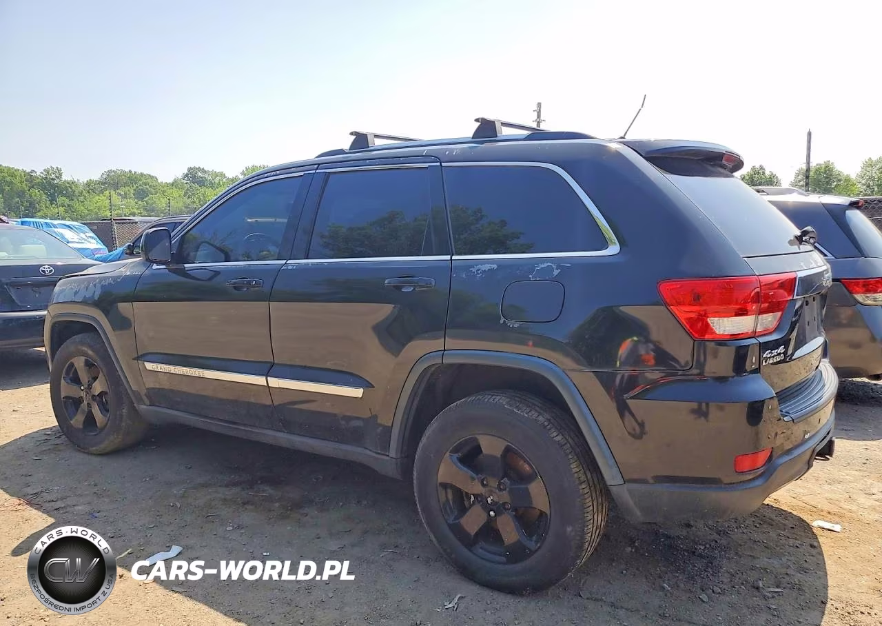 2013 Jeep Grand Cherokee Laredo VIN:1C4RJFAG1DC581841 - 2