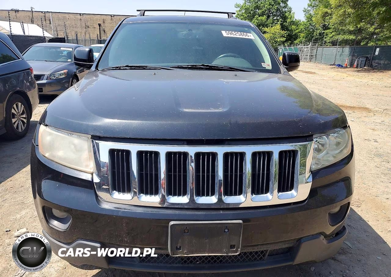 2013 Jeep Grand Cherokee Laredo VIN:1C4RJFAG1DC581841 - 5