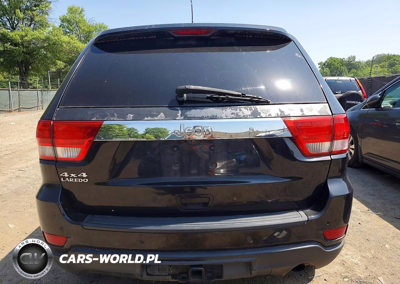 2013 Jeep Grand Cherokee Laredo VIN:1C4RJFAG1DC581841 - 6