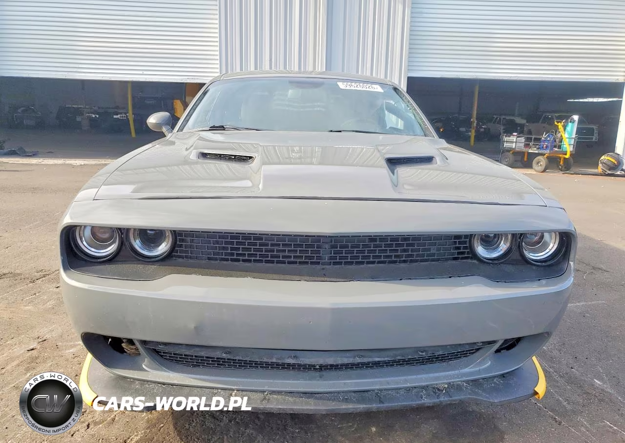 2018 Dodge Challenger Sxt VIN:2C3CDZAG5JH314486 - 5