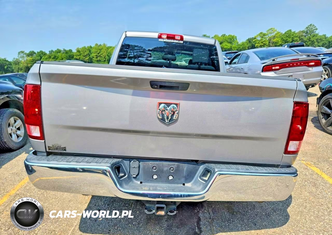 2019 Ram 1500 Classic Tradesman VIN:1C6RR6FG9KS629274 - 7