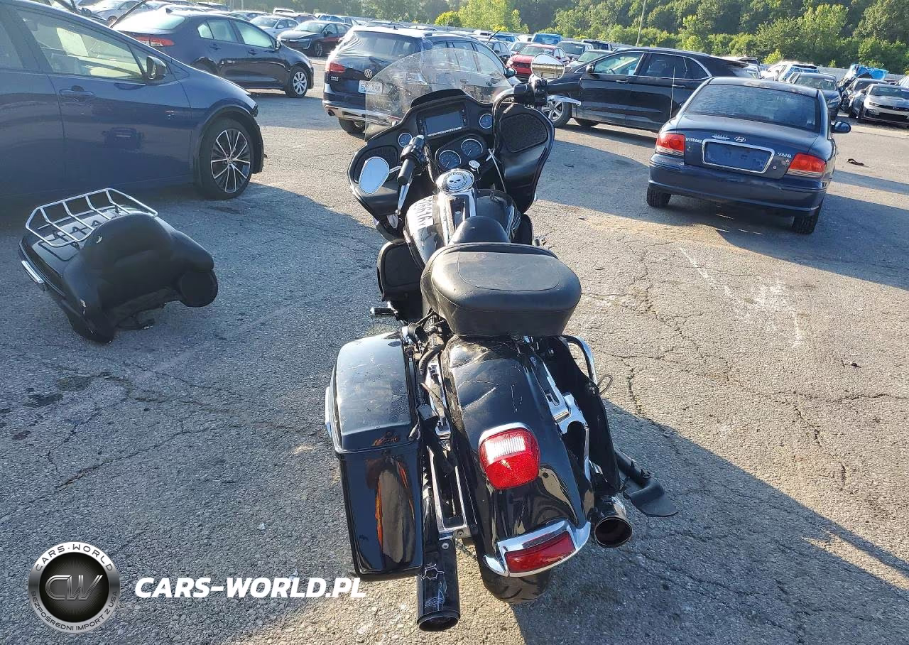 2016 Harley-Davidson Fltru VIN:1HD1KGL11GB601717 - 4