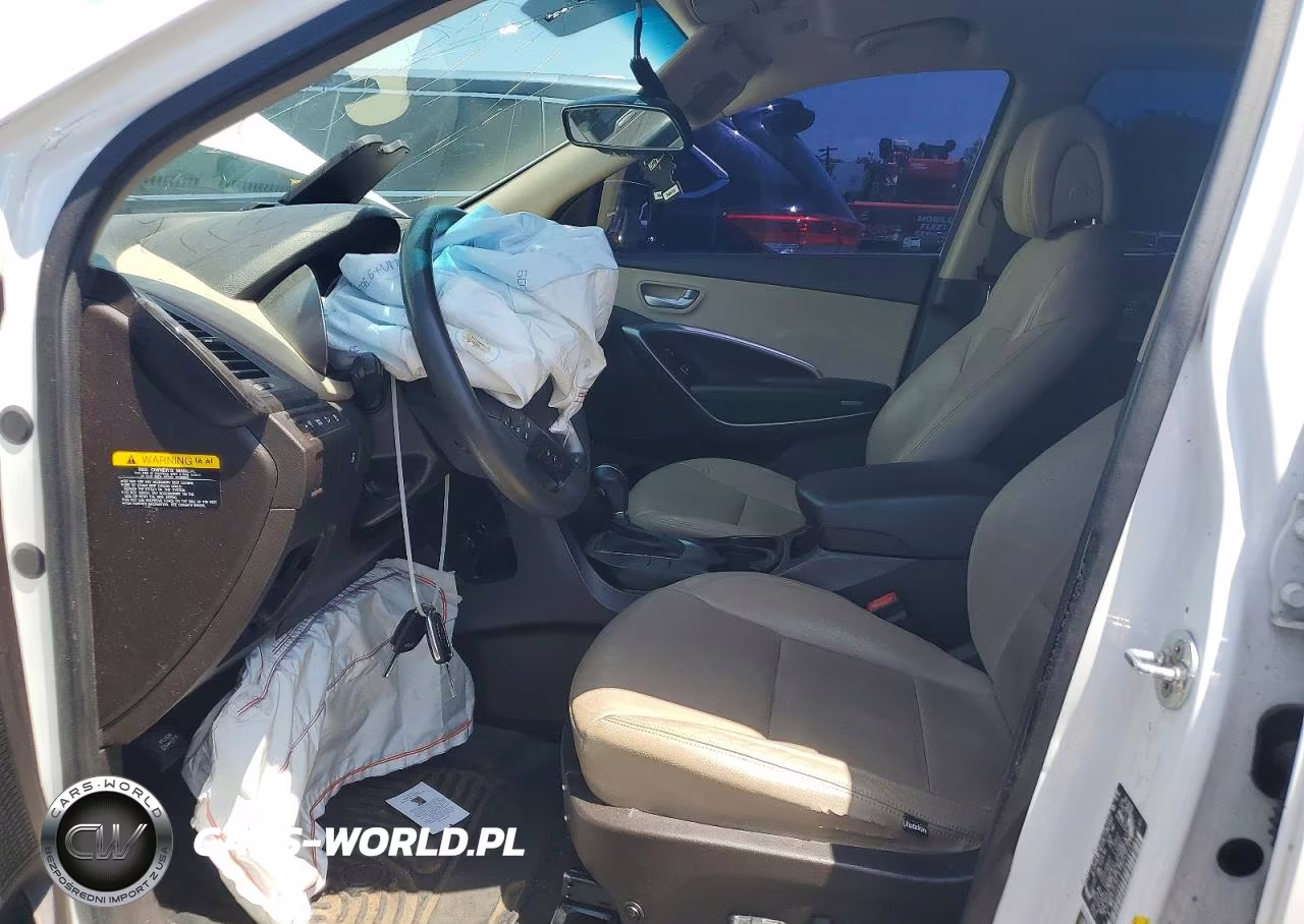 2017 Hyundai Santa Fe VIN:5XYZUDLB1HG387437 - 7